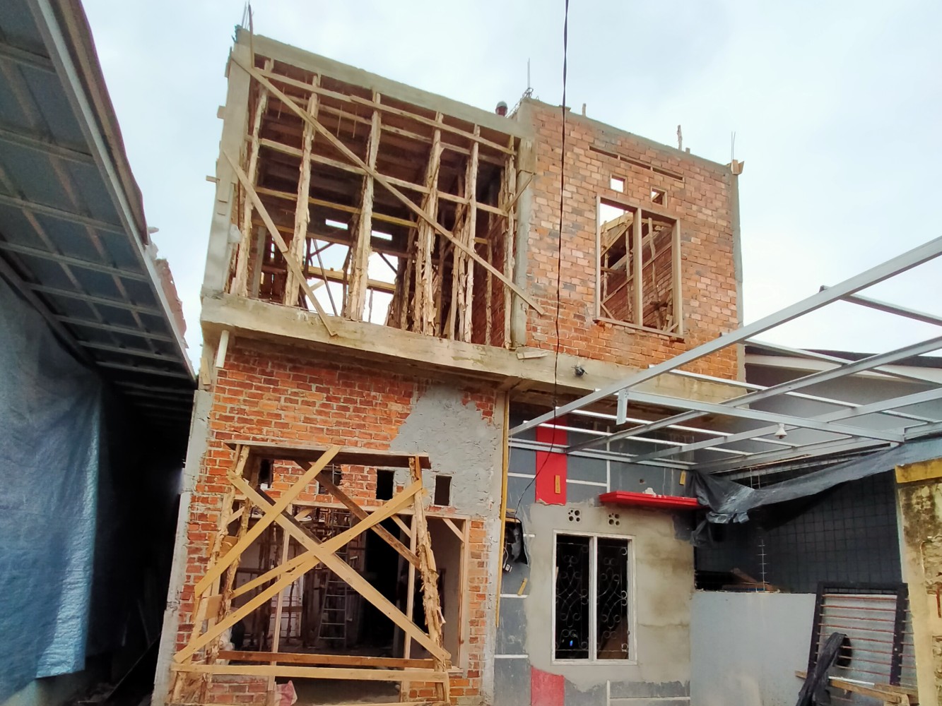 Project Renovasi Rumah dari 1 ke 2 Lantai