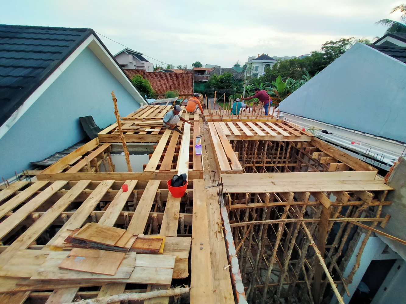 Project Renovasi Rumah dari 1 ke 2 Lantai