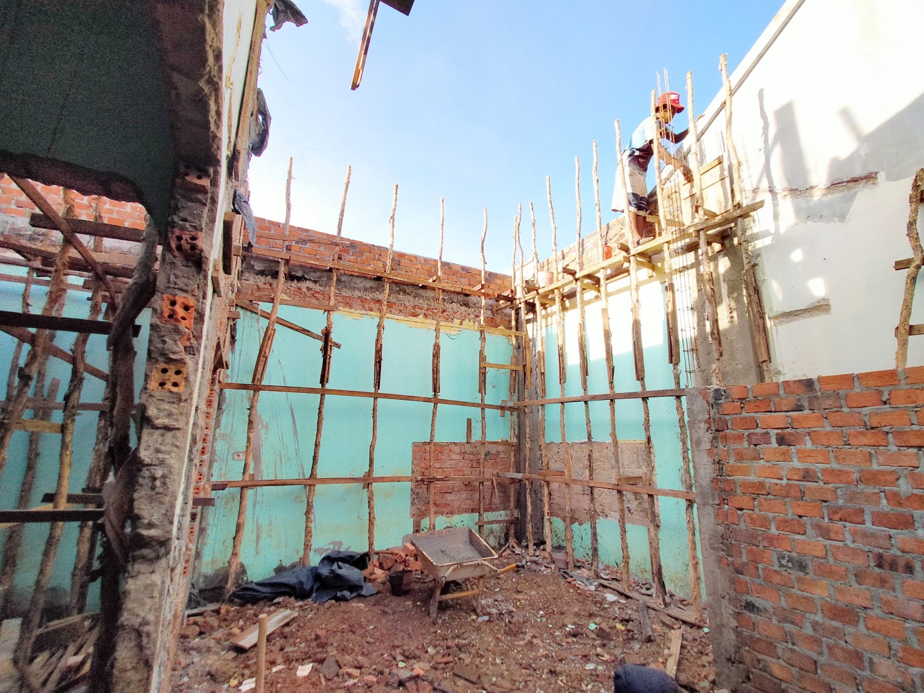 Project Pembangunan Dapur di Belakang Rumah