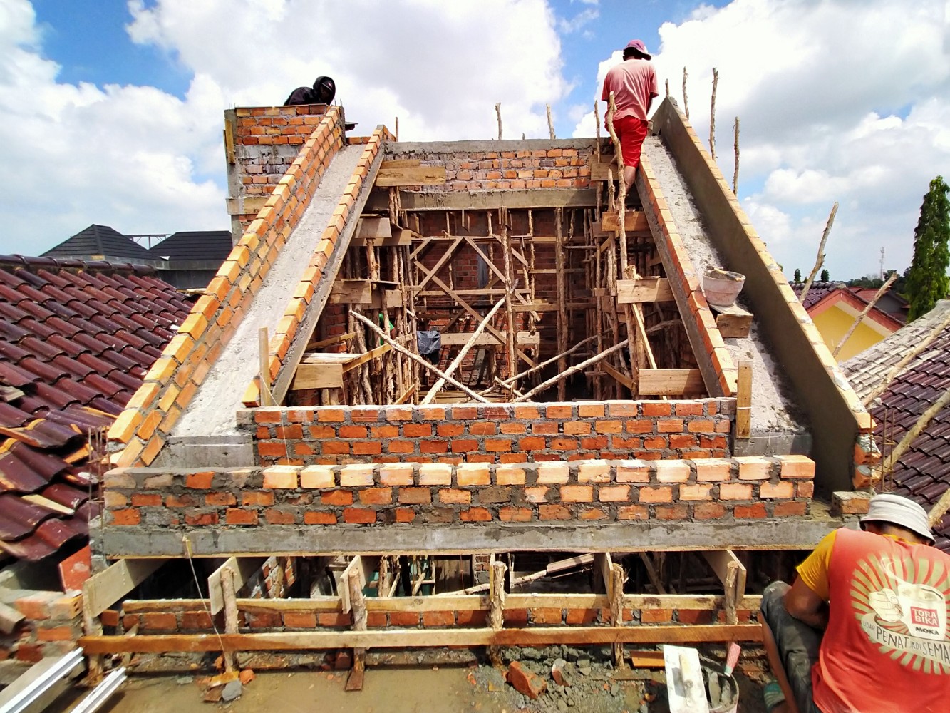 Project Pembangunan Dapur di Belakang Rumah
