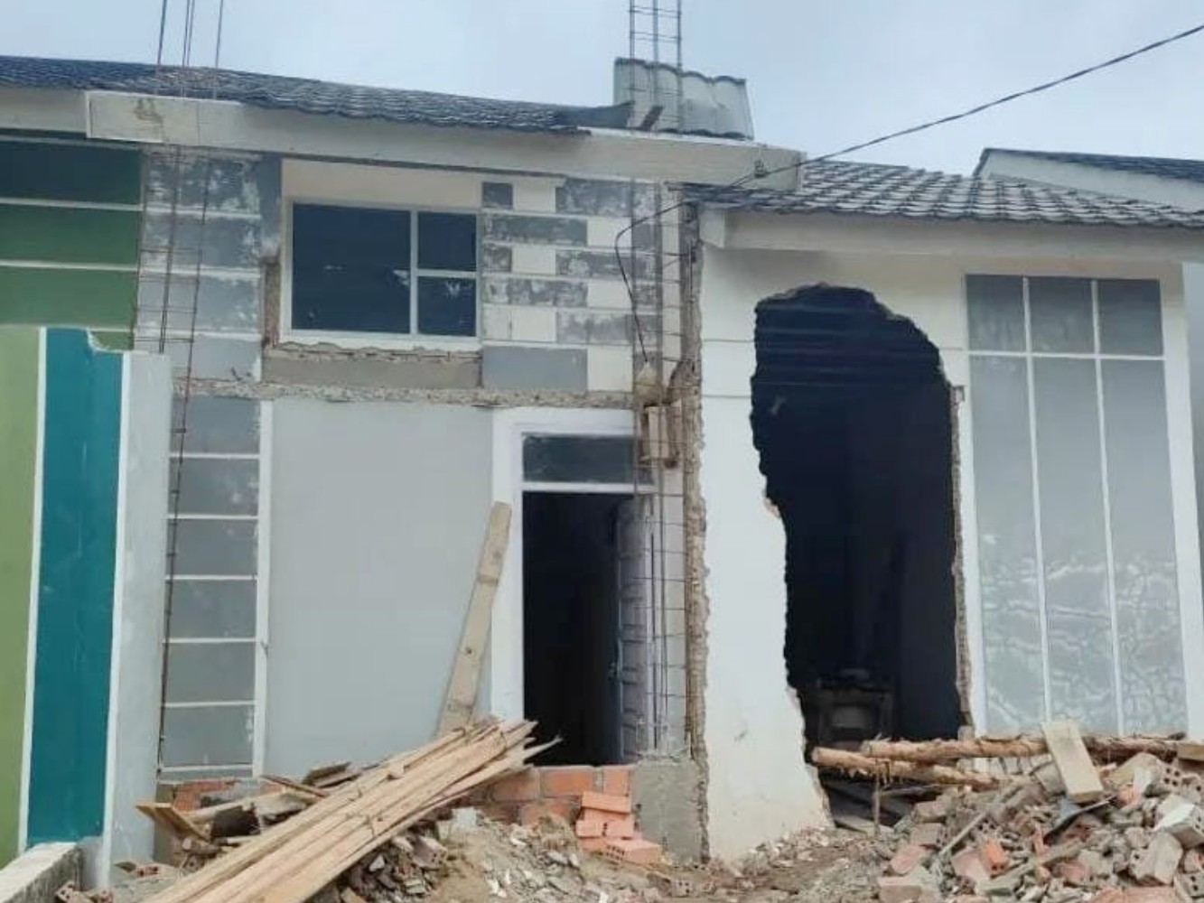 Project Renovasi & Pembangunan Rumah 1 Lantai